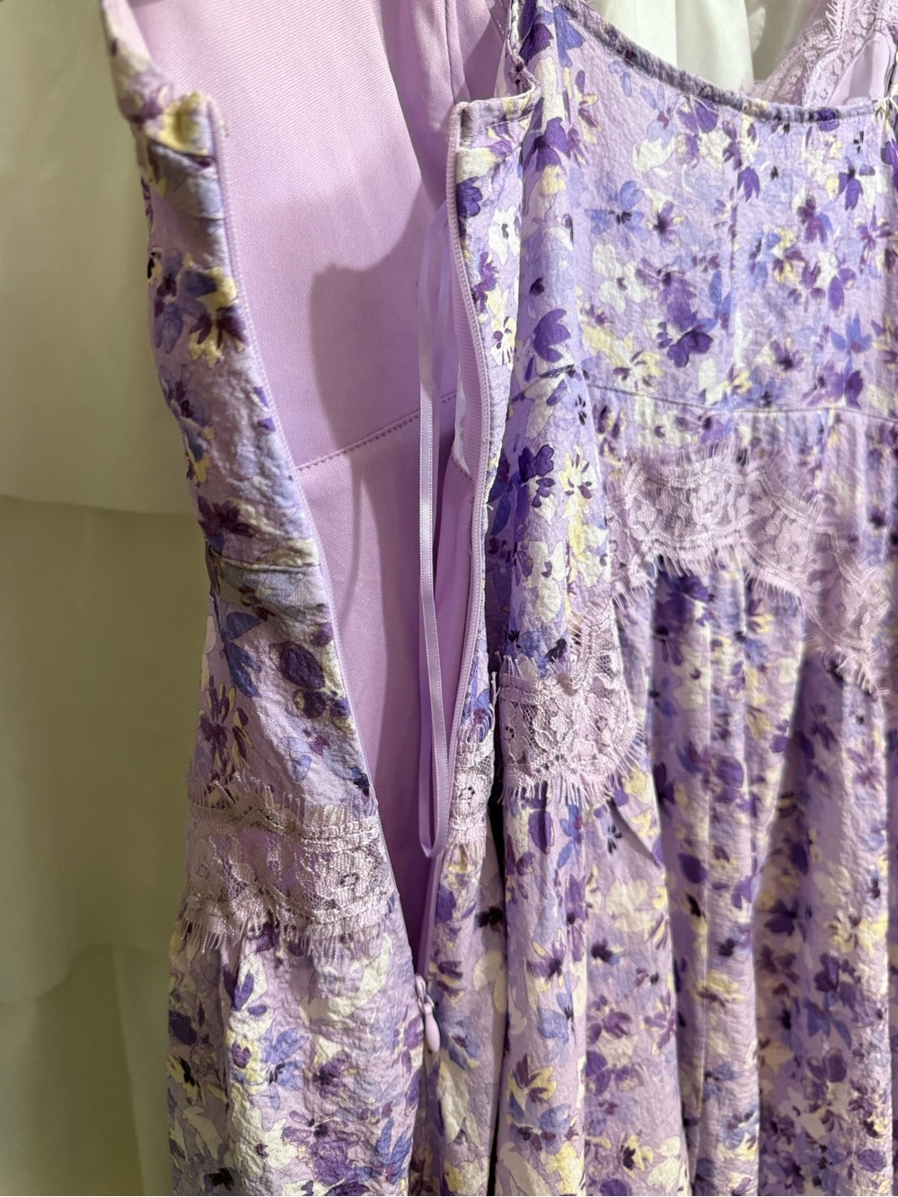 Lavender Floral Maxi Dress with Lace Trim - Picture 11 of 11